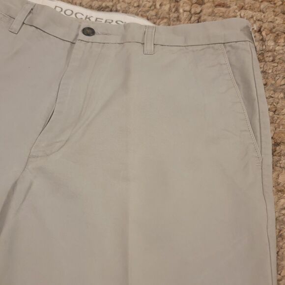 Dockers D3 Signature Khaki Classic Fit Flat Front No Iron Pant Excellent 38x32 - Picture 11 of 12